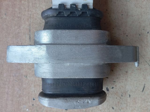 bontott HYUNDAI TUCSON Motor Tartó Bak (Fém)