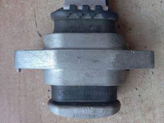 bontott HYUNDAI TUCSON Motor Tartó Bak (Fém)