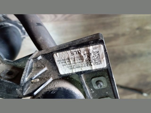 bontott HYUNDAI TUCSON Tankbetöltő Cső (Fém)