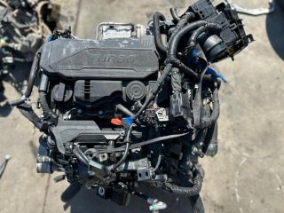 bontott HYUNDAI TUCSON Komplett Motor (Segédberendezésekkel)