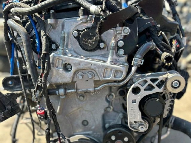 bontott HYUNDAI TUCSON Komplett Motor (Segédberendezésekkel)