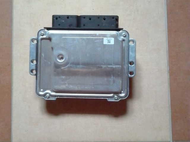 bontott HYUNDAI TUCSON Motorvezérlő