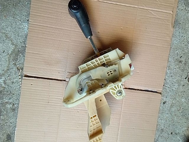 bontott HYUNDAI TUCSON Automata Váltókar