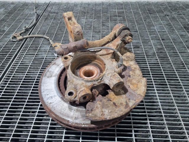 bontott HYUNDAI TUCSON Jobb első Csonkállvány