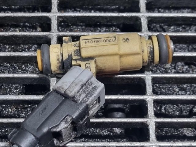 bontott HYUNDAI TUCSON Porlasztó (1 db)