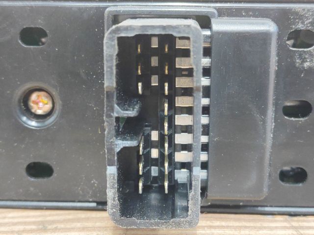 bontott HYUNDAI TUCSON Ablakemelő Kapcsoló Négyes / Kettes