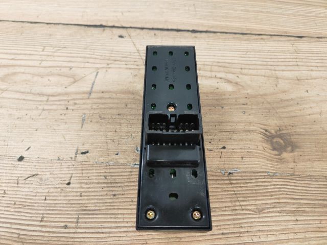 bontott HYUNDAI TUCSON Ablakemelő Kapcsoló Négyes / Kettes