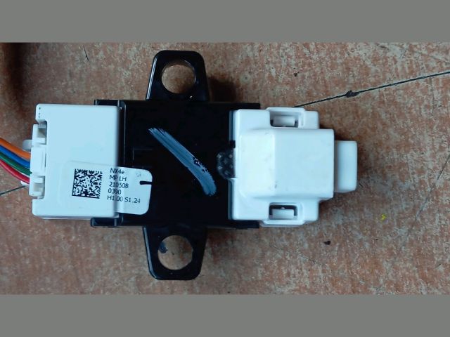 bontott HYUNDAI TUCSON Ajtó Kárpit Világítás