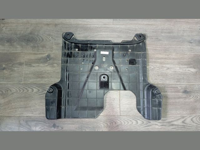 bontott HYUNDAI TUCSON Alsó Motorburkolat