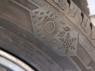 bontott HYUNDAI TUCSON Alufelni Szett Gumival