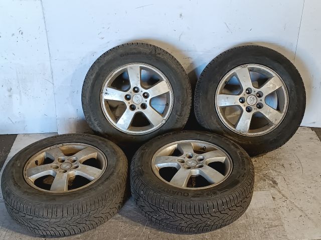 bontott HYUNDAI TUCSON Alufelni Szett Gumival