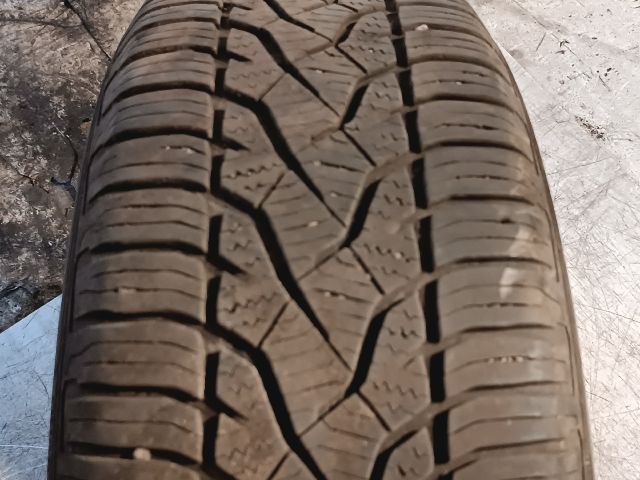 bontott HYUNDAI TUCSON Alufelni Szett Gumival