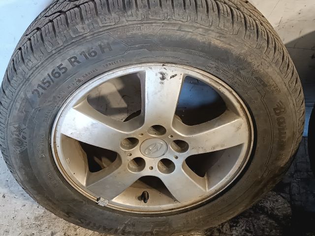 bontott HYUNDAI TUCSON Alufelni Szett Gumival