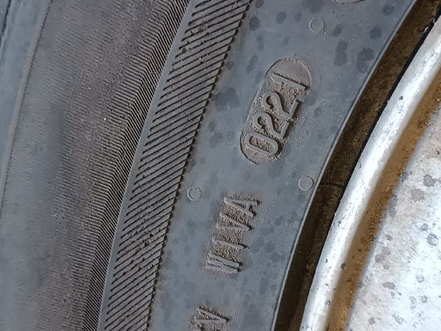 bontott HYUNDAI TUCSON Alufelni Szett Gumival