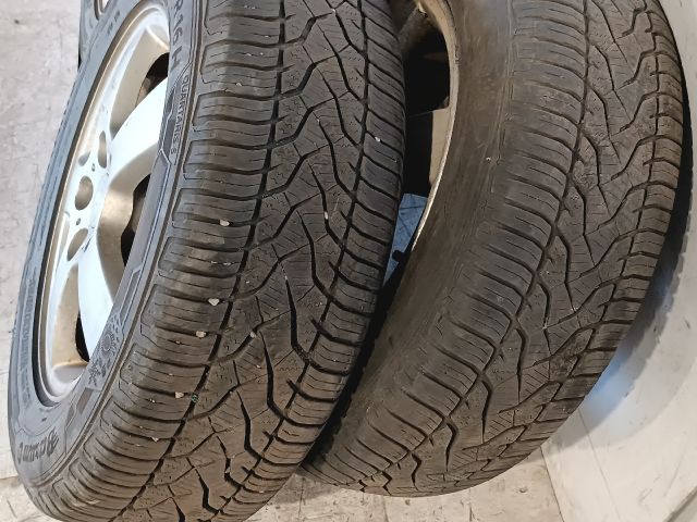 bontott HYUNDAI TUCSON Alufelni Szett Gumival