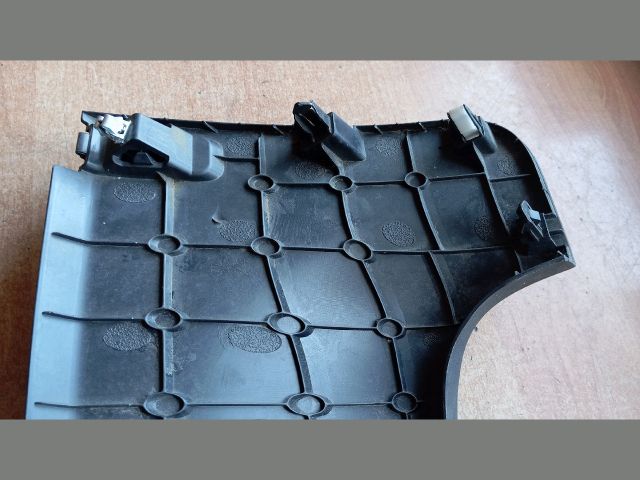 bontott HYUNDAI TUCSON Bal Alsó Műszerfal Burkolat