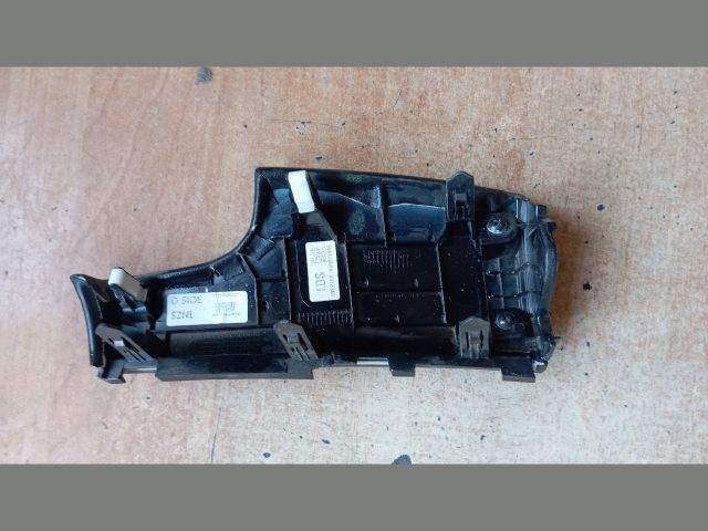 bontott HYUNDAI TUCSON Bal Alsó Műszerfal Burkolat