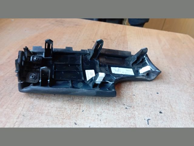 bontott HYUNDAI TUCSON Bal Alsó Műszerfal Burkolat