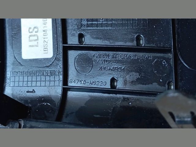 bontott HYUNDAI TUCSON Bal Alsó Műszerfal Burkolat