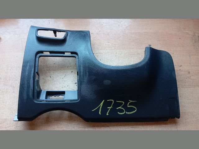 bontott HYUNDAI TUCSON Bal Alsó Műszerfal Burkolat