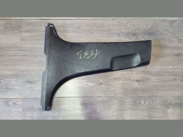 bontott HYUNDAI TUCSON Bal B Oszlop Burkolat