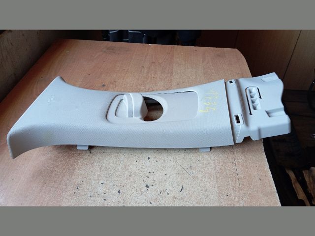 bontott HYUNDAI TUCSON Bal B Oszlop Díszléc