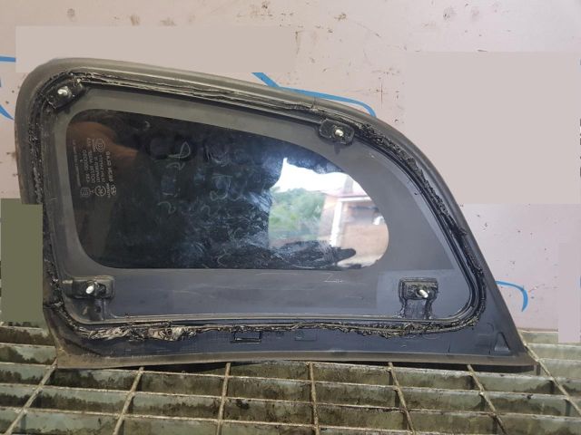 bontott HYUNDAI TUCSON Bal C Oszlop Oldalablak Üveg