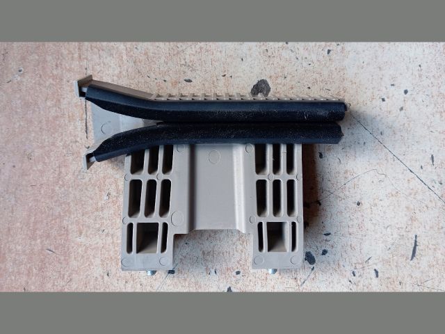 bontott HYUNDAI TUCSON Bal első Ablak Sín