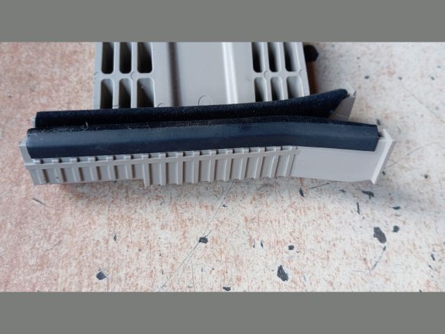 bontott HYUNDAI TUCSON Bal első Ablak Sín