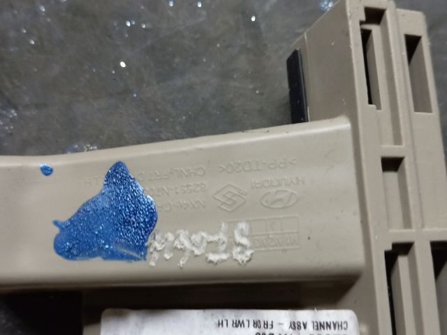 bontott HYUNDAI TUCSON Bal első Ablak Sín