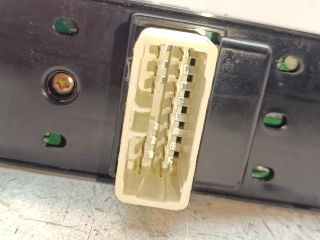 bontott HYUNDAI TUCSON Bal első Ablakemelő Kapcsoló