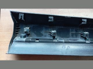 bontott HYUNDAI TUCSON Bal első Ajtó Díszléc