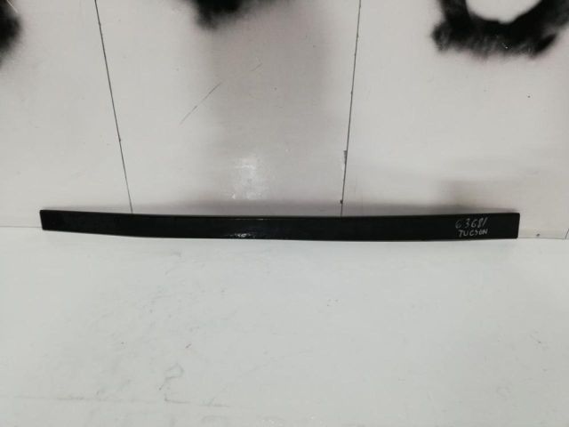bontott HYUNDAI TUCSON Bal első Ajtó Díszléc