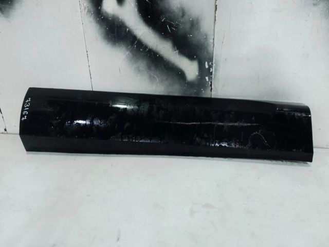 bontott HYUNDAI TUCSON Bal első Ajtó Díszléc