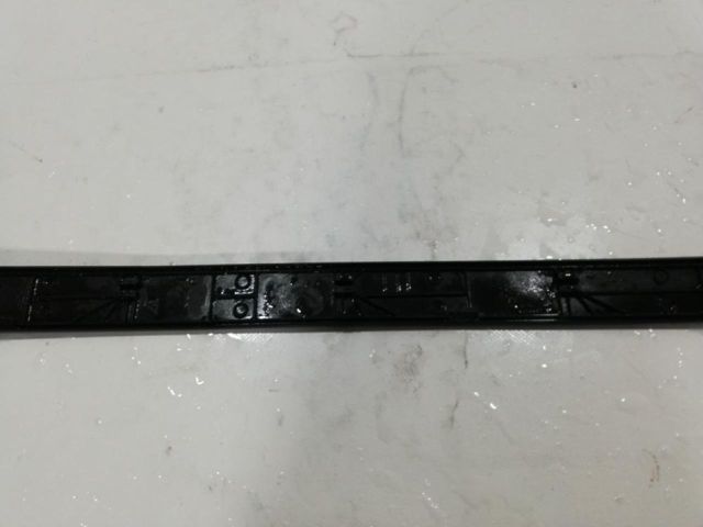 bontott HYUNDAI TUCSON Bal első Ajtó Díszléc