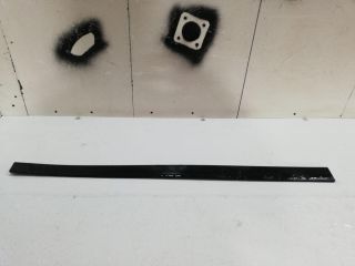 bontott HYUNDAI TUCSON Bal első Ajtó Díszléc