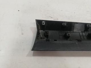 bontott HYUNDAI TUCSON Bal első Ajtó Díszléc