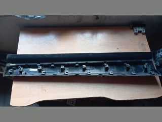 bontott HYUNDAI TUCSON Bal első Ajtó Díszléc