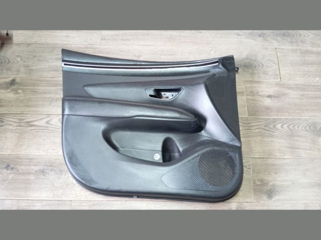 bontott HYUNDAI TUCSON Bal első Ajtó Kárpit