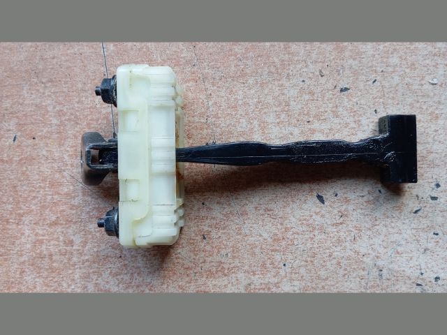 bontott HYUNDAI TUCSON Bal első Ajtóhatároló