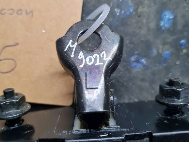 bontott HYUNDAI TUCSON Bal első Ajtóhatároló