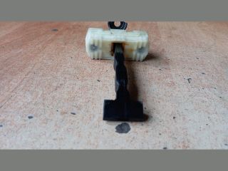 bontott HYUNDAI TUCSON Bal első Ajtóhatároló