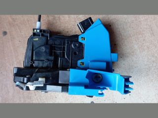 bontott HYUNDAI TUCSON Bal első Ajtózár