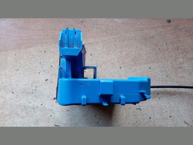 bontott HYUNDAI TUCSON Bal első Ajtózár