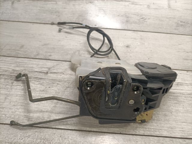 bontott HYUNDAI TUCSON Bal első Ajtózár