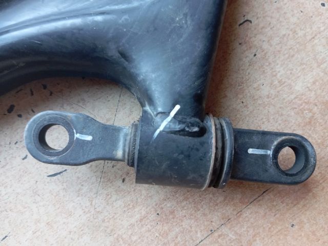 bontott HYUNDAI TUCSON Bal első Alsó Lengőkar