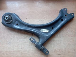 bontott HYUNDAI TUCSON Bal első Alsó Lengőkar