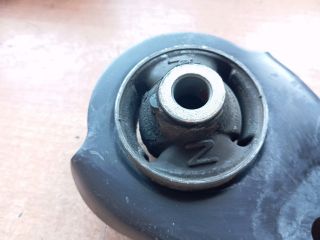 bontott HYUNDAI TUCSON Bal első Alsó Lengőkar