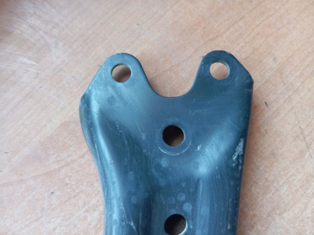 bontott HYUNDAI TUCSON Bal első Alsó Lengőkar