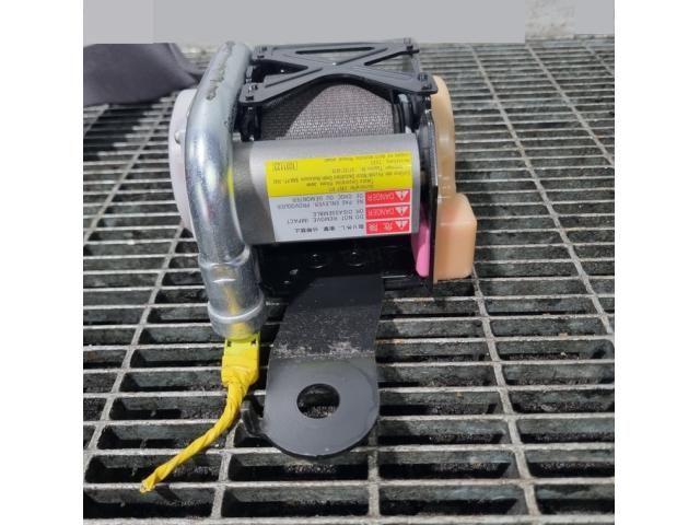 bontott HYUNDAI TUCSON Bal első Biztonsági Öv